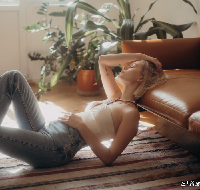 [人像LR预设]德国摄影师 LUISE BLUMSTENGEL 人像情绪光影后期调色Lightroom预设