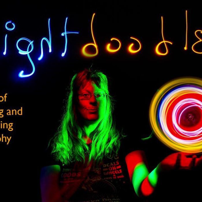 [人像摄影教程][教程发布]长曝光多色灯光涂鸦艺术摄影视频教程