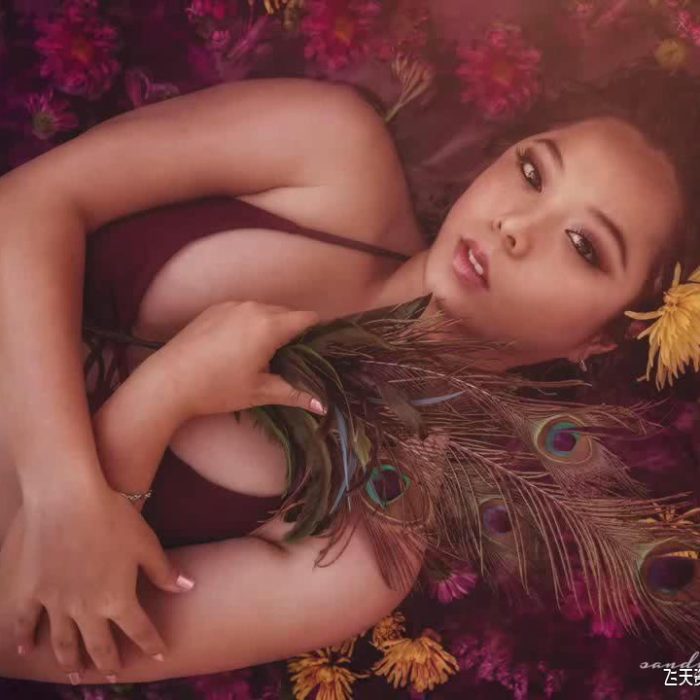 [人像摄影教程]著名摄影师Denis Buchel创意人像摄影-户外牛奶浴教程-中英字幕